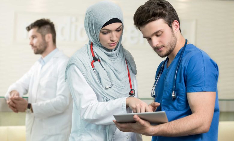 تخصص الطب في الجامعات الفلسطينية